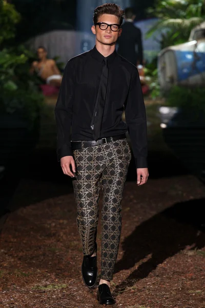 Look 33